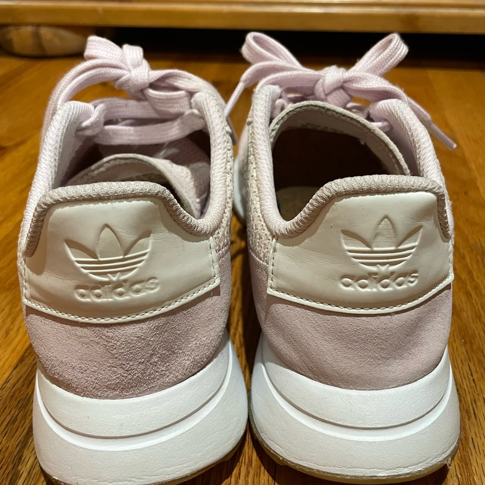 Adidas womens light pink sneaker size 7.5 - Picture 3 of 4